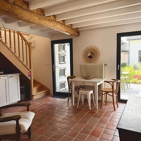 We בית הארחה 3*